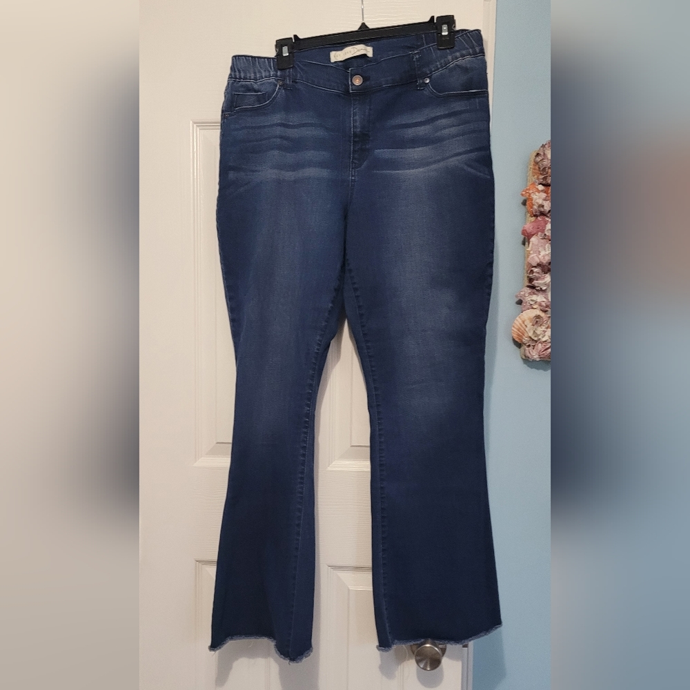 Dark petite flare jeans